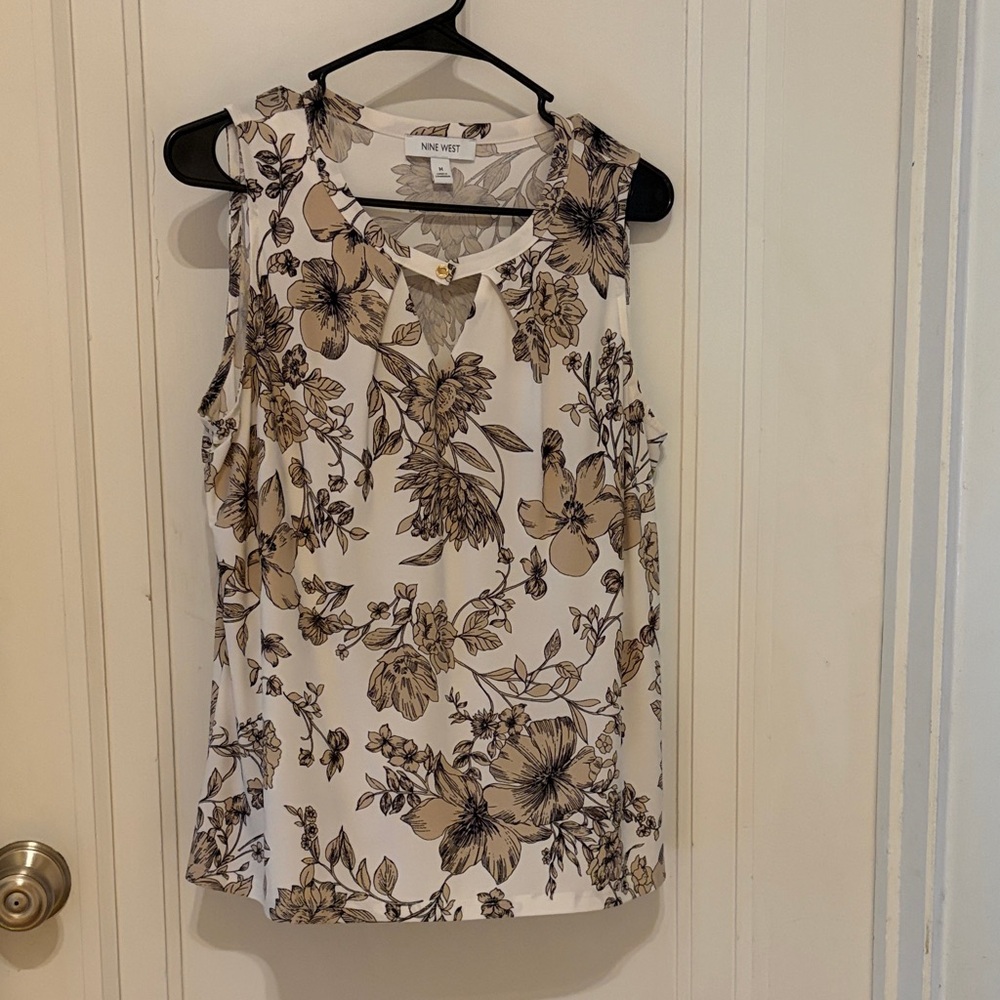 Nine West White Floral Sleeveless Keyhole Camisole with Beige Print